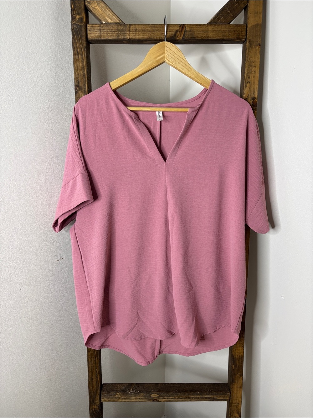 Zenana Outfitters Mauve Split V-Neck Short Sleeve Tunic
